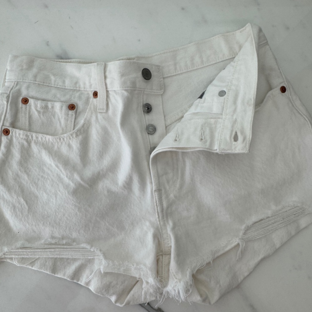 Levi’s denim cutoff shorts 501 sz 28